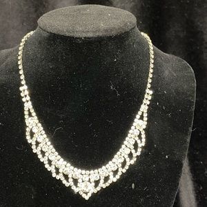 Ladies crystal necklace.  18” chain with lobster clasp closure.  Pre-owned.